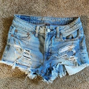 American Eagle Light Wash Denim Shorts - Size 4